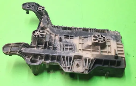 Volkswagen Caddy Battery tray 1k0915333