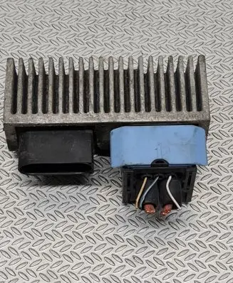Renault Scenic III - Grand scenic III Glow plug pre-heat relay 8200558438A RCS812