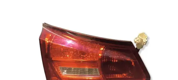 Lexus IS 220D-250-350 Tailgate rear/tail lights 