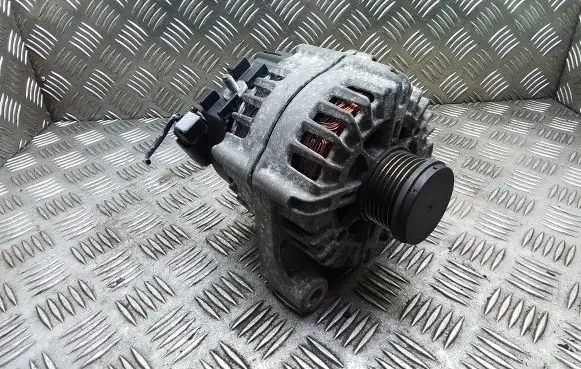 BMW 1 F20 F21 Generator/alternator 8519890 FG18D111 2617511A