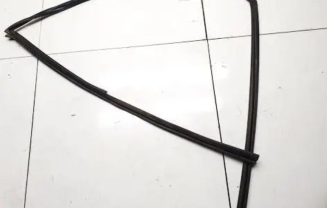 Mazda CX-7 Rubber seal front coupe door 
