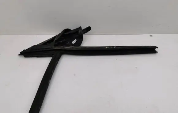 Audi A7 S7 4G Rubber seal front door window/glass 