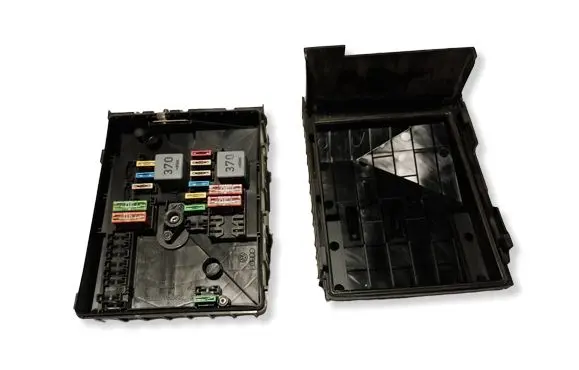 Audi A3 S3 8L Fuse module 1K0937125A
