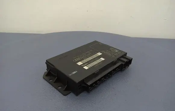 Audi A4 S4 B6 8E 8H Comfort/convenience module 8E0959433AS