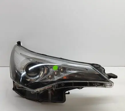 Toyota Avensis T270 Headlight/headlamp 8113005390