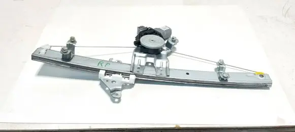 Nissan Leaf II (ZE1) Front door window regulator with motor 807313NA0A 24089