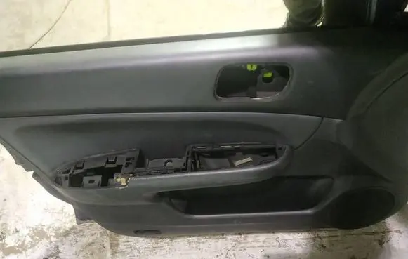 Honda Accord Front door card panel trim