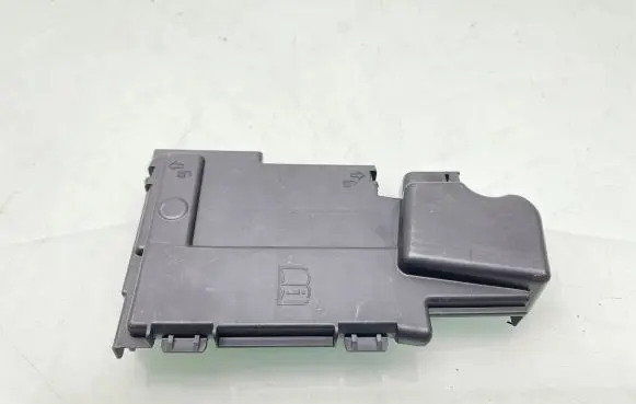 Opel Astra K Fuse box cover