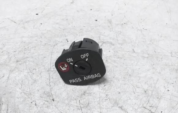 Passenger airbag on/off switch