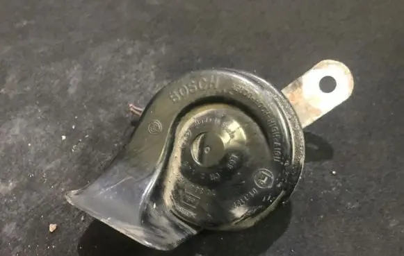 Audi A3 S3 8L Horn signal