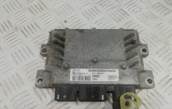 Ford Fiesta Engine control unit/module BV2112A650DD 5NGD S180049016D