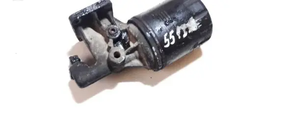 Oil filter mounting bracket