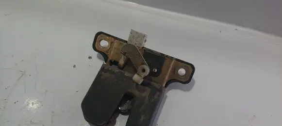 Audi A4 S4 B5 8D Tailgate/trunk/boot lock/catch/latch
