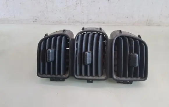 Chrysler Voyager Dash center air vent grill