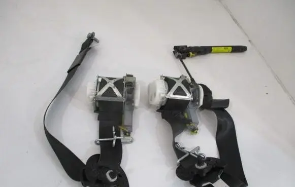 Peugeot 3008 I Set of seat belts 9682036880