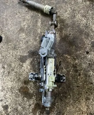Steering wheel axle set