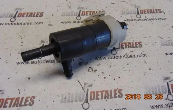 Honda CR-V Windscreen/windshield washer pump