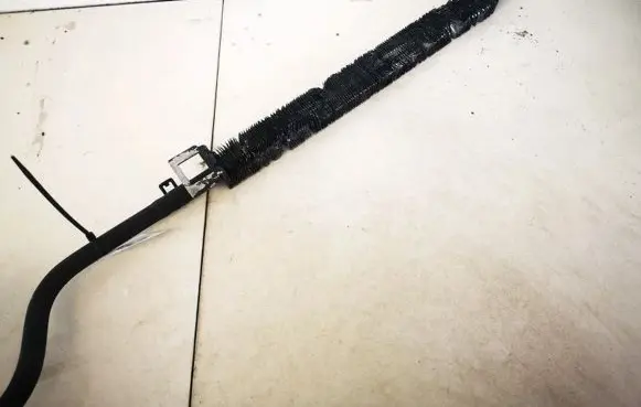 Engine oil radiator