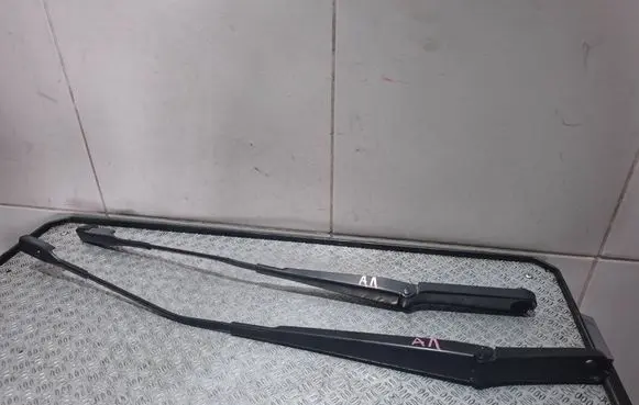 Audi A1 Headlight wiper arm set 