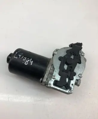 Volvo V70 Wiper motor 8648343