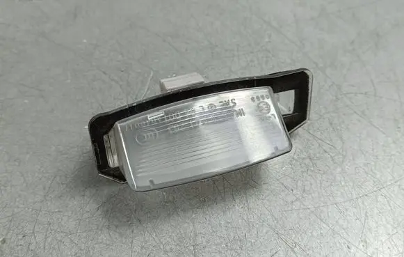 Mitsubishi Outlander Number plate light 1141283 0653 L04D0TA