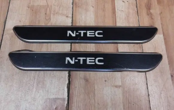 Nissan X-Trail T32 Side skirt front trim P194123