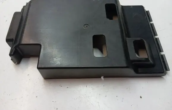 Mercedes-Benz GLS X166 Fuse box cover A1665400080