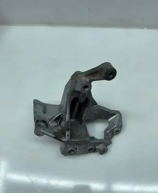 Toyota Land Cruiser (J120) Engine mounting bracket 246260459