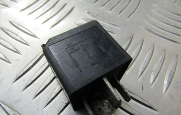 Ford Mondeo MK I Other relay 93BG14N089CA V23136-J4-X1