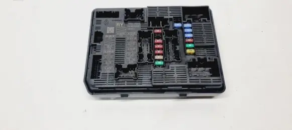 Nissan Qashqai J12 Fuse module 284B76RA1B