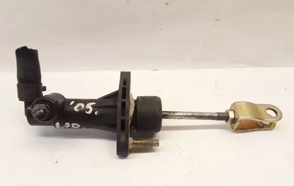 Hyundai Trajet Clutch master cylinder NOCODE