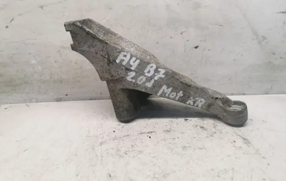 Audi A4 S4 B7 8E 8H Engine mounting bracket 8E0199307S