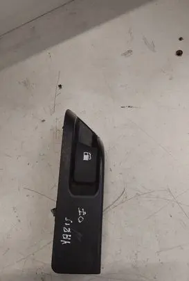 Toyota Yaris Fuel tank opening switch 