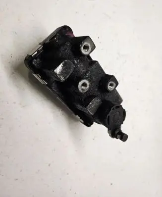 Volkswagen Touareg I Turbine electric control actuator 6NW008412