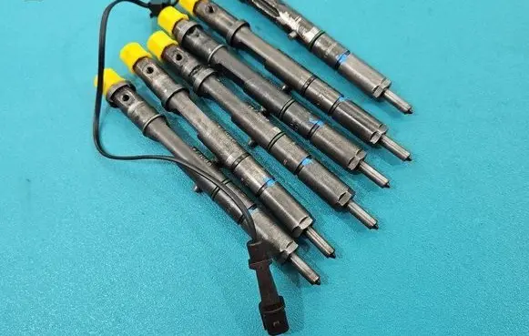 Fuel injector