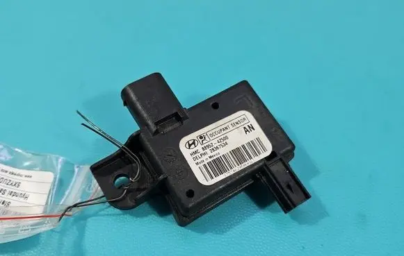 Hyundai Santa Fe Central body control module 889524Z500 IMPRK1564446