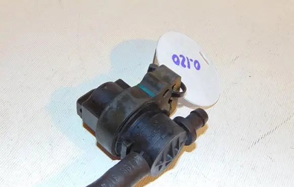 Mercedes-Benz Vito Viano W638 Electromagnetic valve A0004701593 0004701593