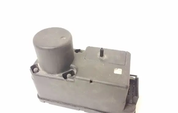 Volkswagen PASSAT B4 Central locking vacuum pump 357962257