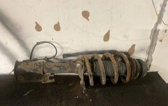 Mercedes-Benz Vito Viano W638 Front shock absorber with coil spring A6383200913 6383200913 66800