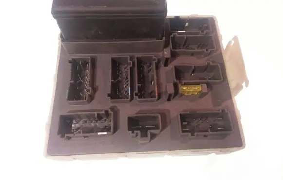 Ford Focus Fuse module 98AG14A073CE 98AG14K150AD