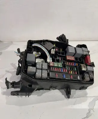 Toyota Auris E180 Fuse box set 602730