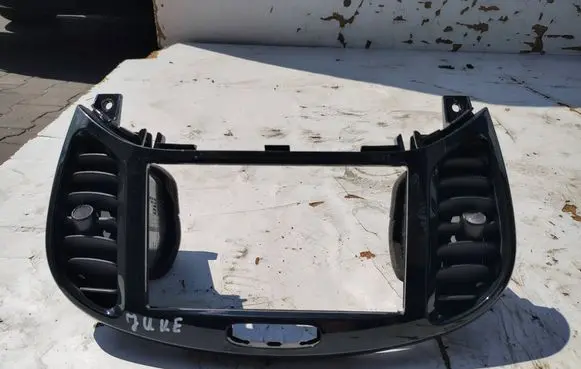Nissan Juke I F15 Panel trim