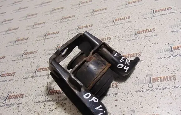 Toyota Corolla Verso AR10 Engine mount bracket