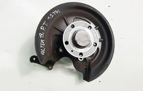Rear wheel hub spindle/knuckle