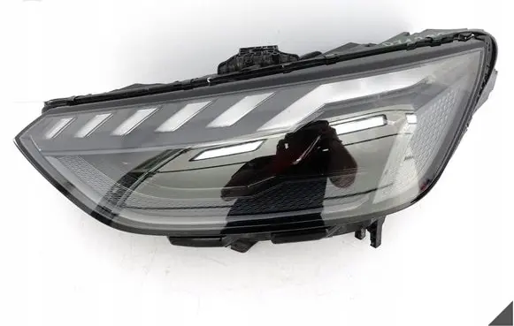 Audi A4 S4 B9 8W Headlight/headlamp 8W0941035J
