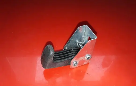 Skoda Octavia Mk2 (1Z) Tie down hook / loop 1Z9867615D
