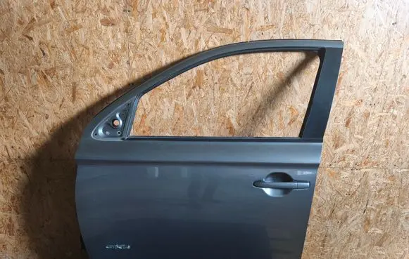 Mitsubishi Outlander Front door 