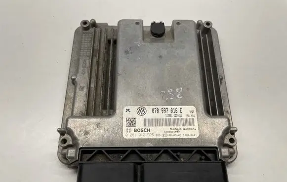 Volkswagen Touareg I Engine control unit/module 0281012926 070997016E