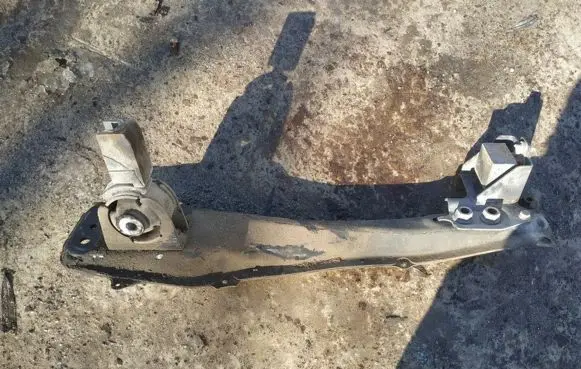 Toyota Avensis T250 Front subframe