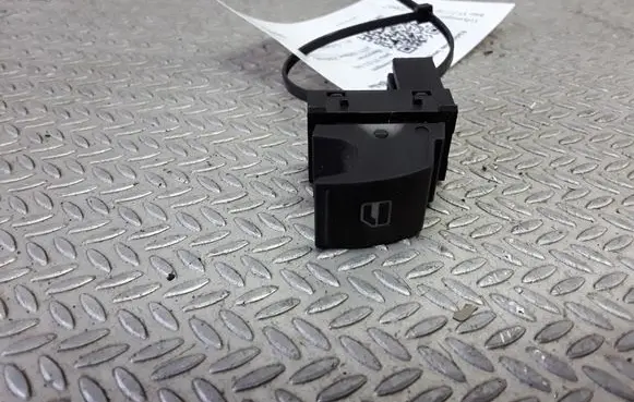 Volkswagen Jetta VI Electric window control switch 7L6959855B